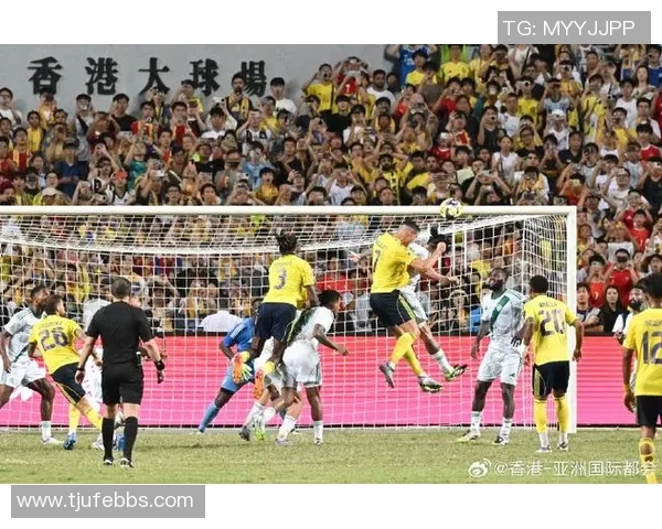 全球足球巨星齐聚一堂，激情对决展现卓越技艺与风采的巅峰时刻