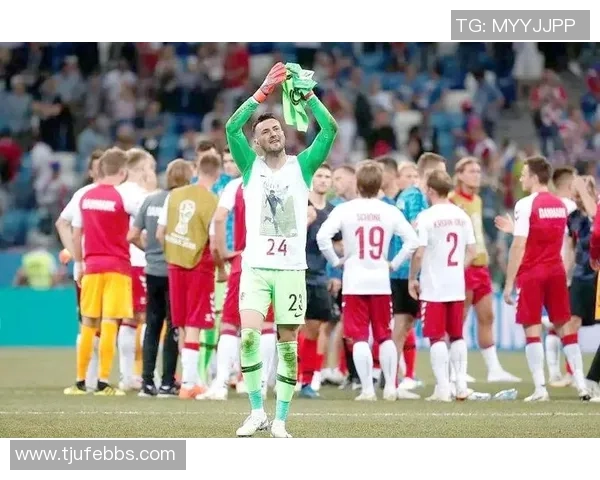 聚焦足球球星莫斯科探寻绿茵场上的拼搏故事与荣耀传奇 聚焦足球球星莫斯科探寻绿茵场上的拼搏故事与荣耀传奇